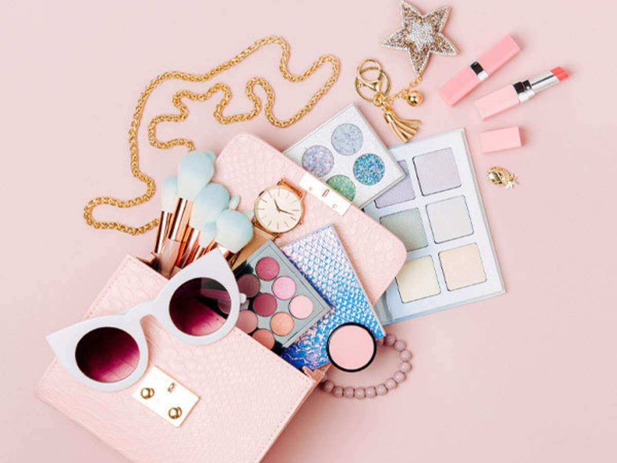 Welcome to the Ultimate Fashion & Beauty Blog: Where Style Meets Confidence!